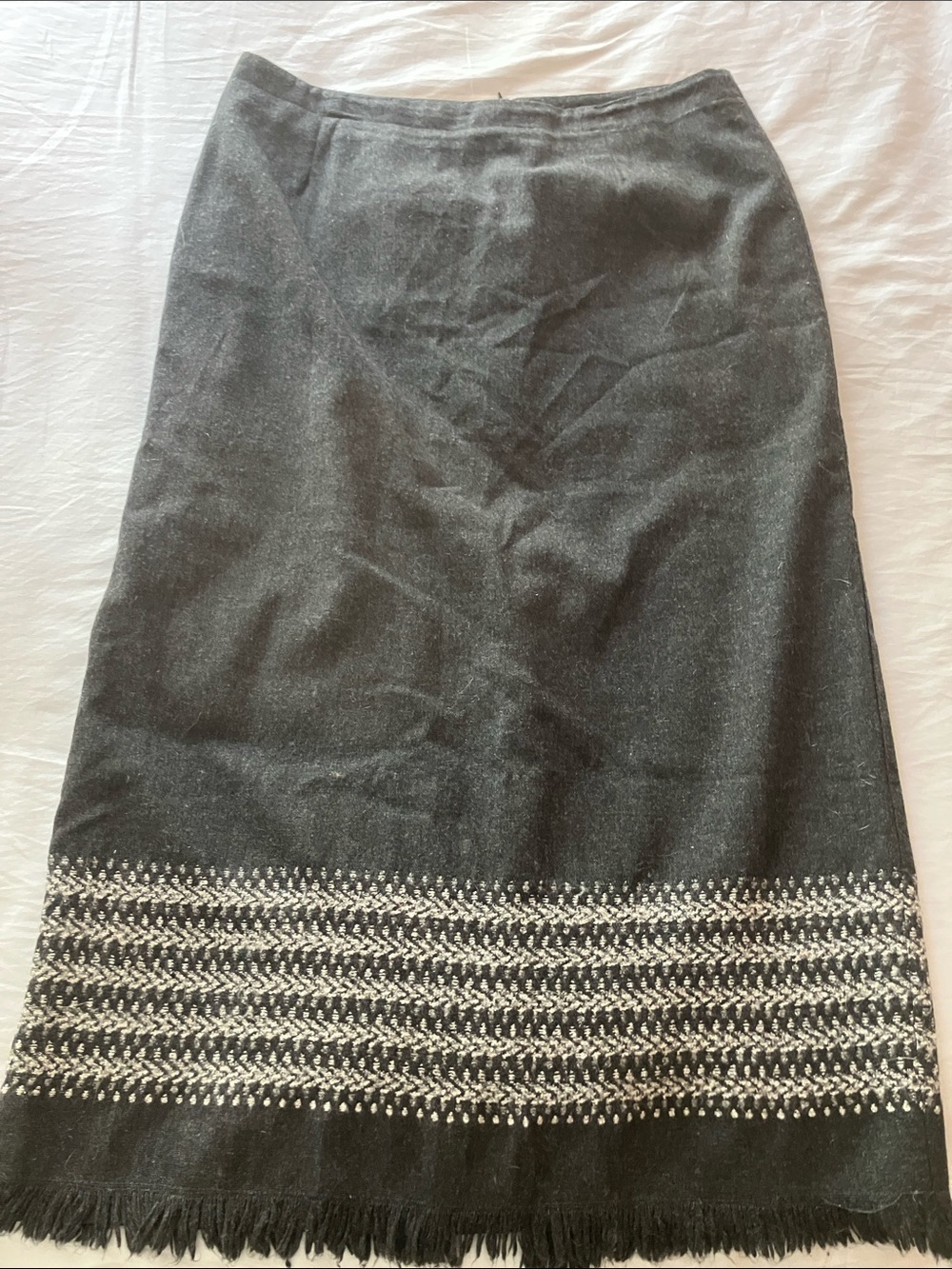 Wool fringed skirt  with woven patterned  hem vintage Dressbarn Made in USA 16